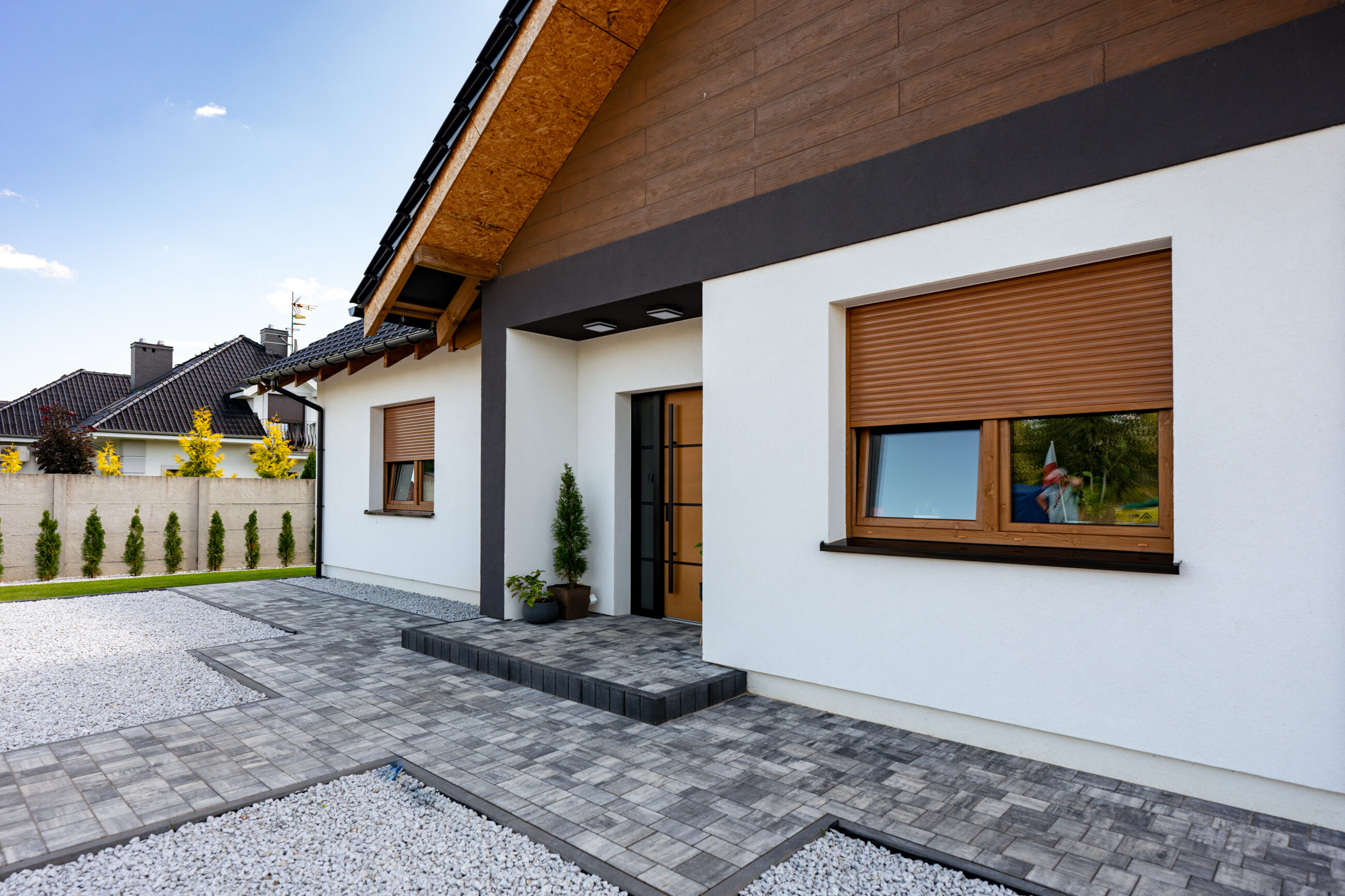 okna w kolorze winchester